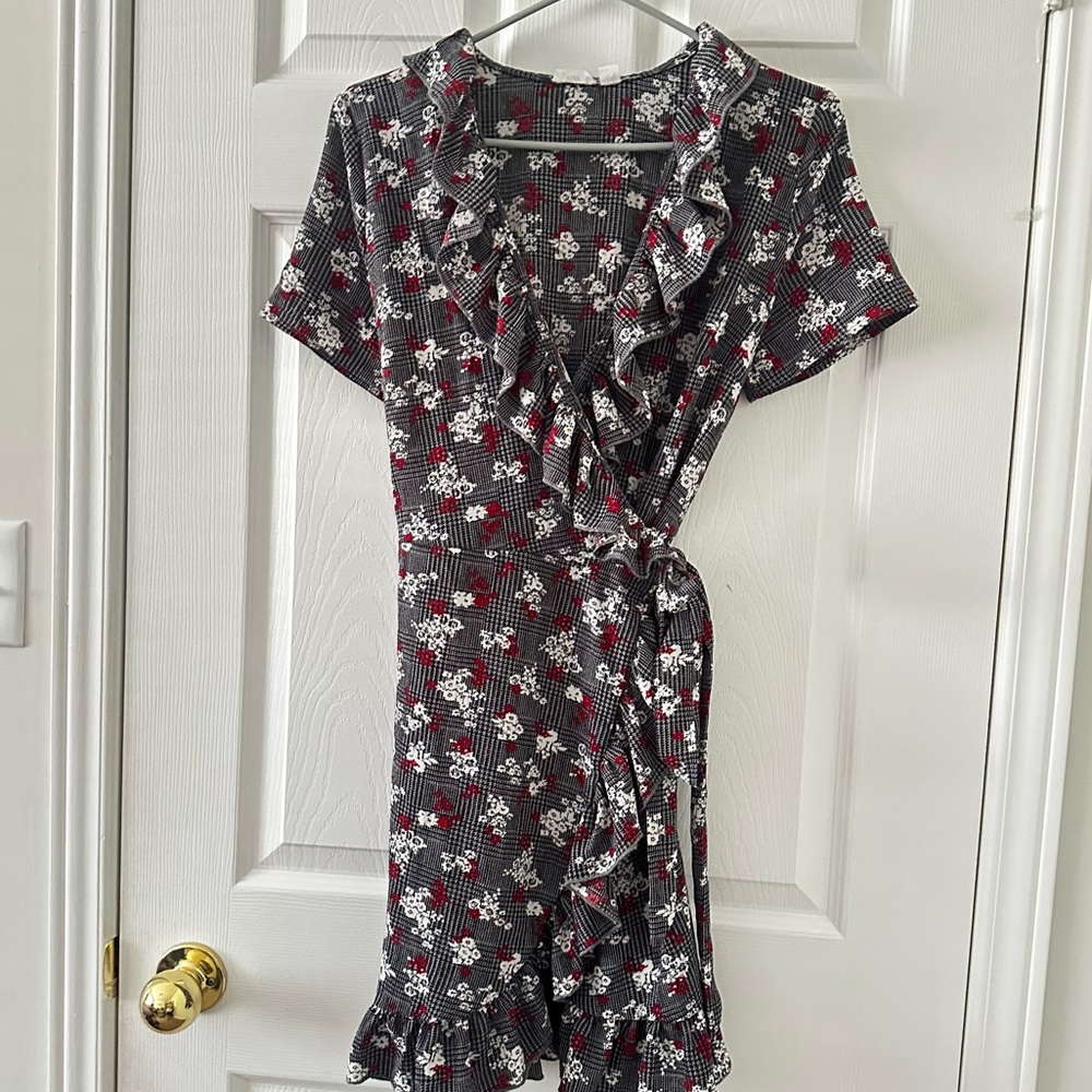 Floral Ruffle Wrap Dress - Picture 3 of 5